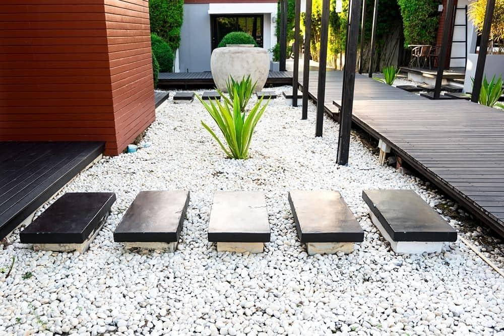 Incredible Ideas For Using Garden Pebbles